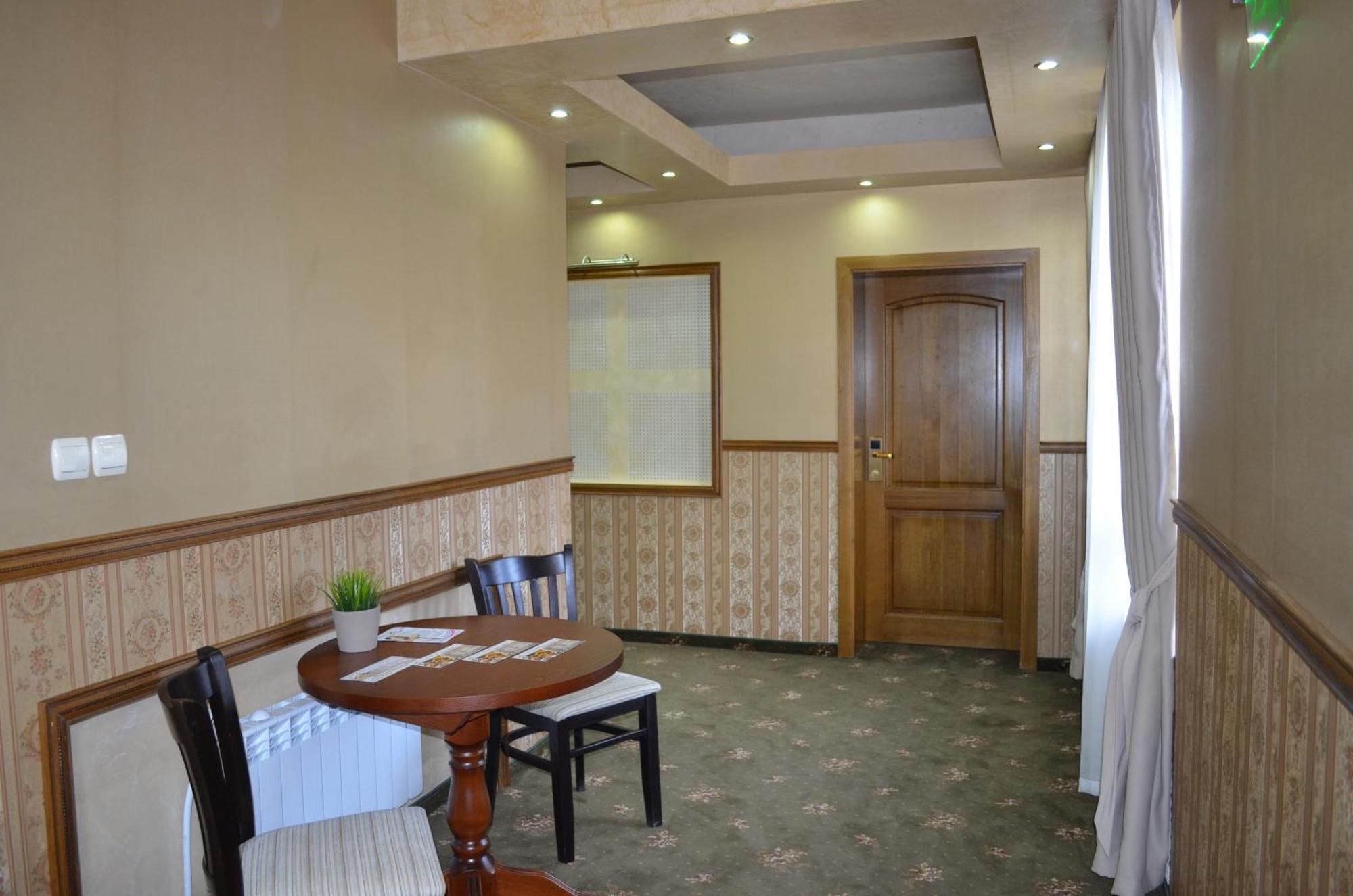 Complex Praveshki Hanove Pravets Exterior photo